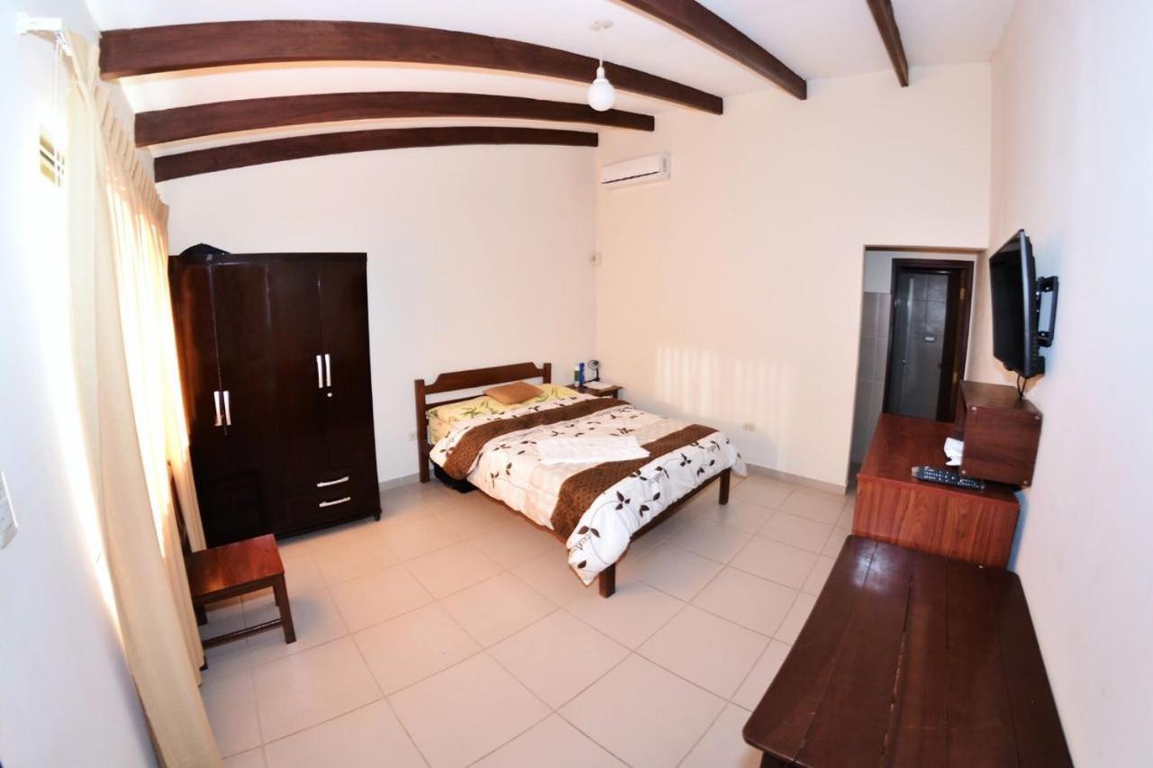 Los Jazmines Hotel Resort Warnes Eksteriør bilde